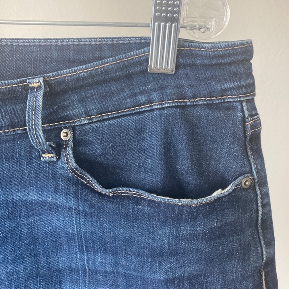 Levi Strauss Jean Shorts - Picture 2 of 8